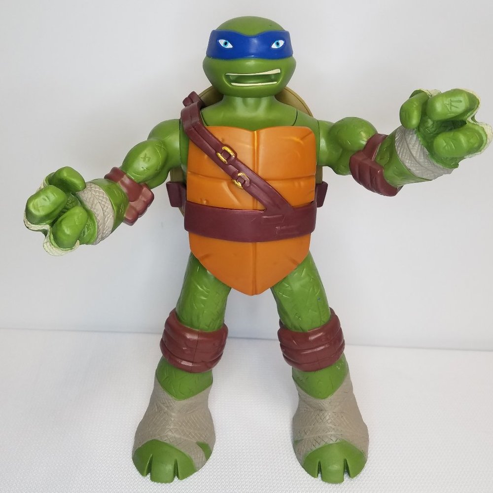 PlaymatesTMNT Head Droppin' Series